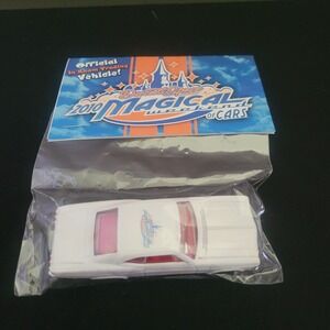 HOT WHEELS Official in Room Trading Vehicle 2010 Diecast Space Magical Weekend